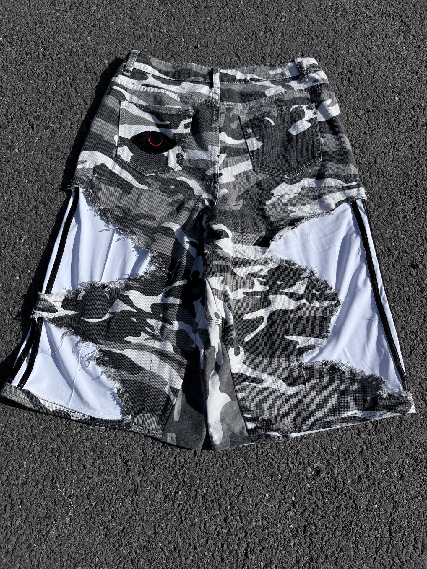 EY¢ Jorts – WHITE STRIPES CAMO