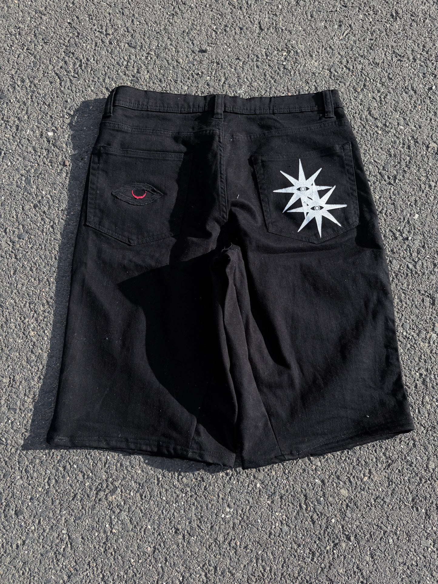 EY¢ (Eyes) Jorts – BLACK