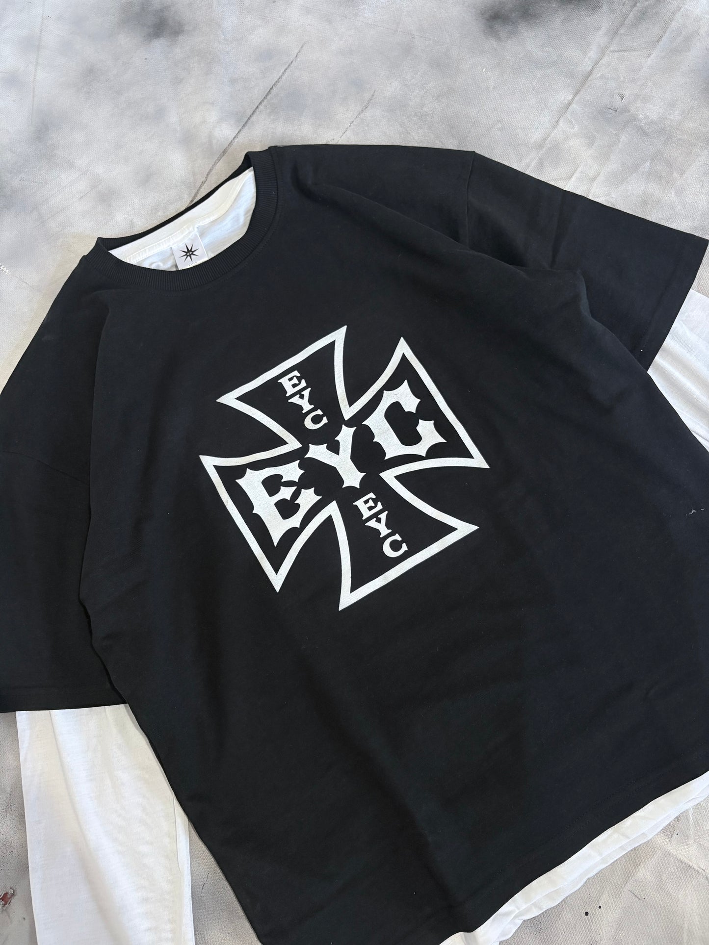 Eye Tee – CROSS LONGSLEEVE