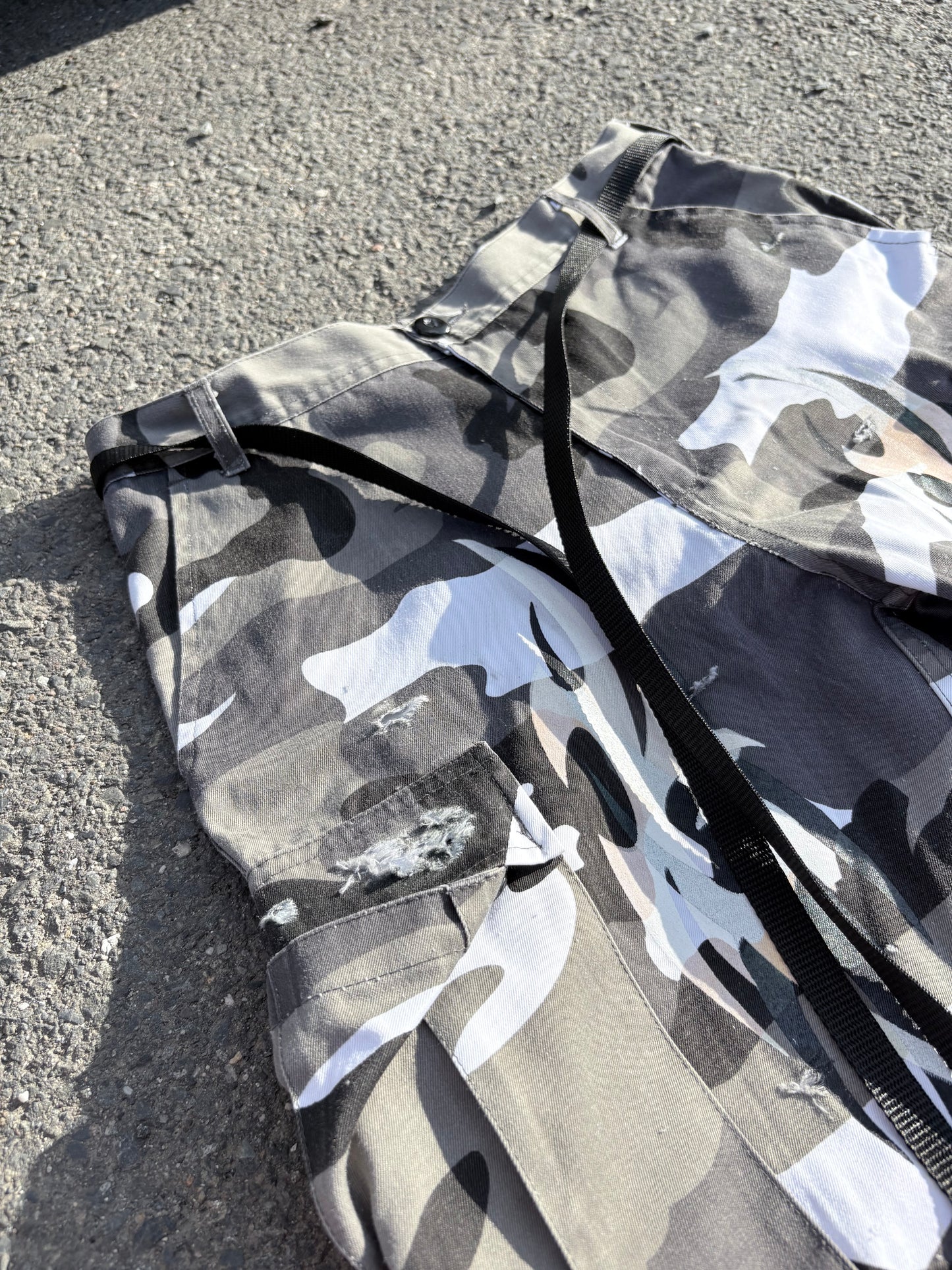 EY¢ Jorts – WHITE CAMO TRIBAL