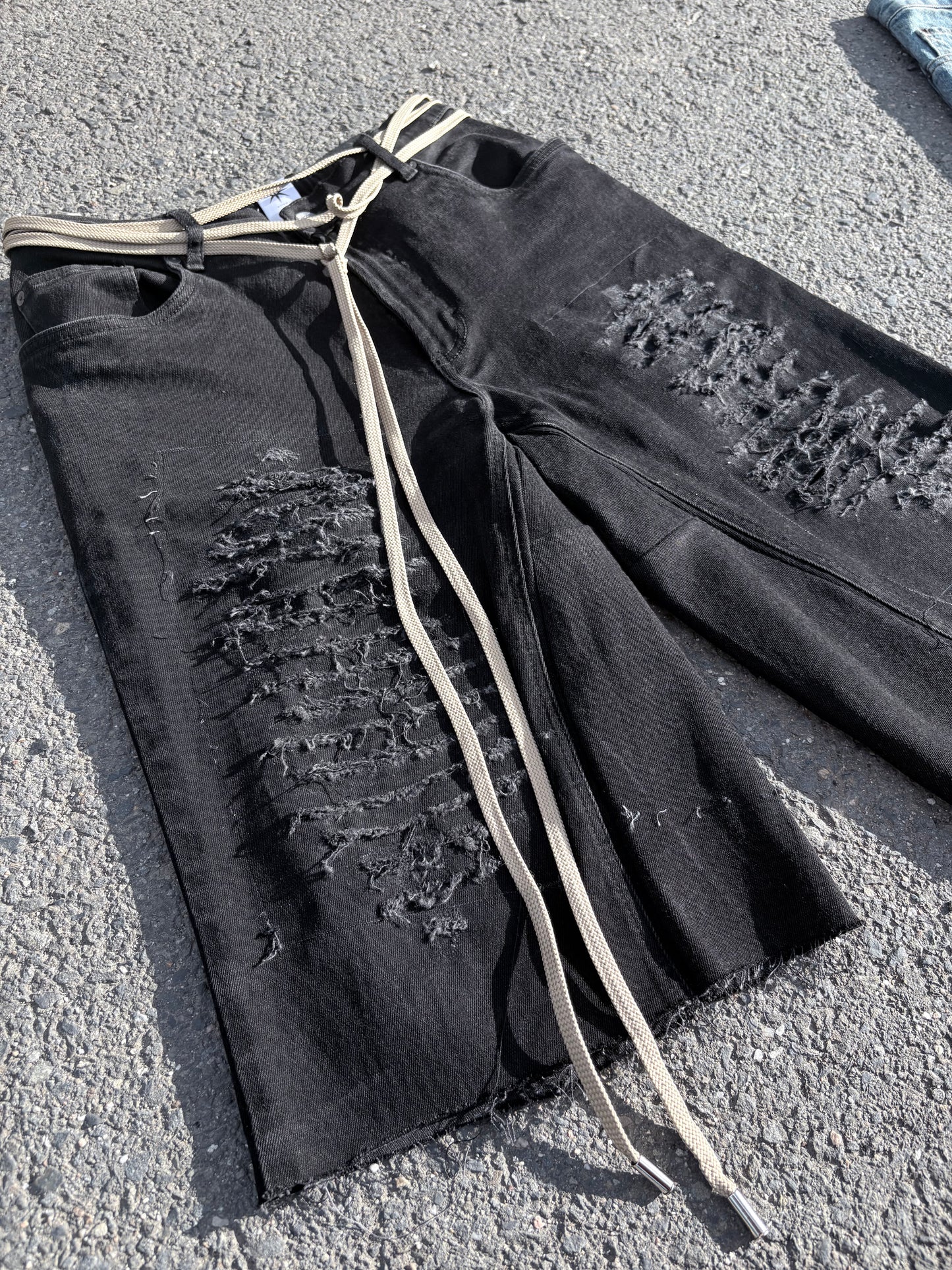 EY¢ Jorts – RICK