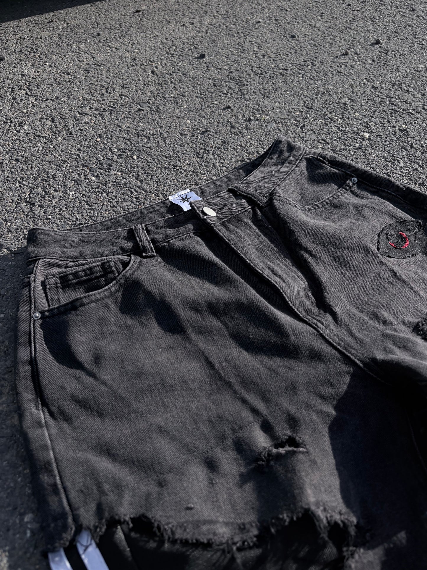 EY¢ Jorts – BLACK ADI