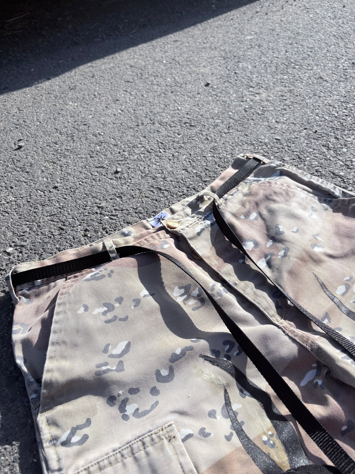 EY¢ Jorts – DESSERT CAMO