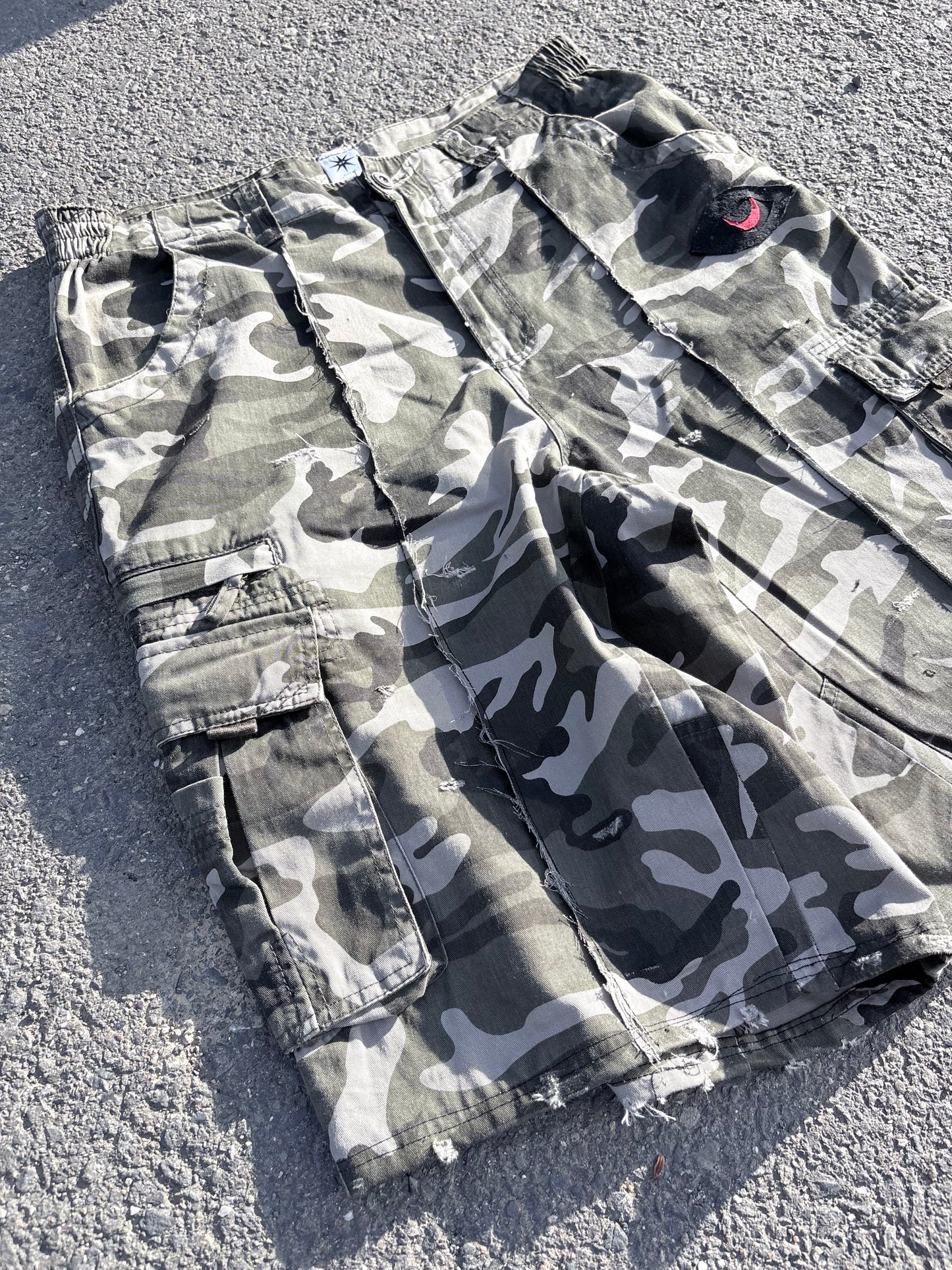 EY¢ Jorts – OLIVE CAMO