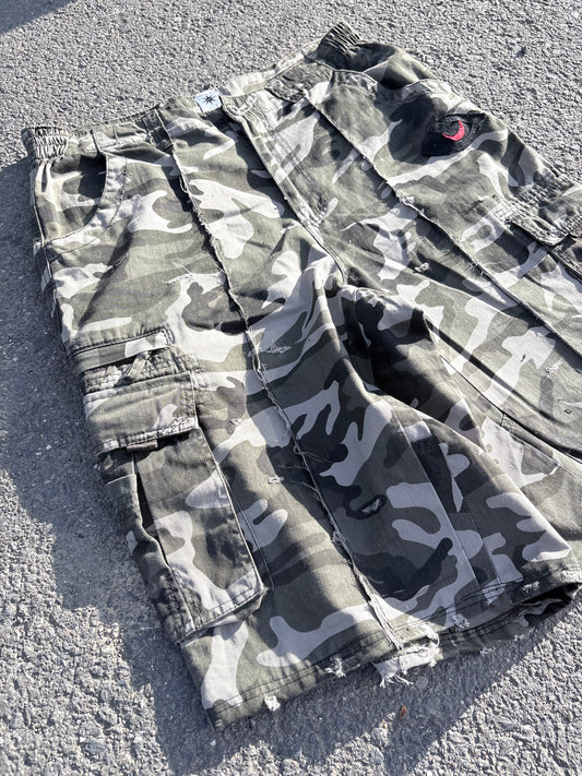 EY¢ Jorts – OLIVE CAMO