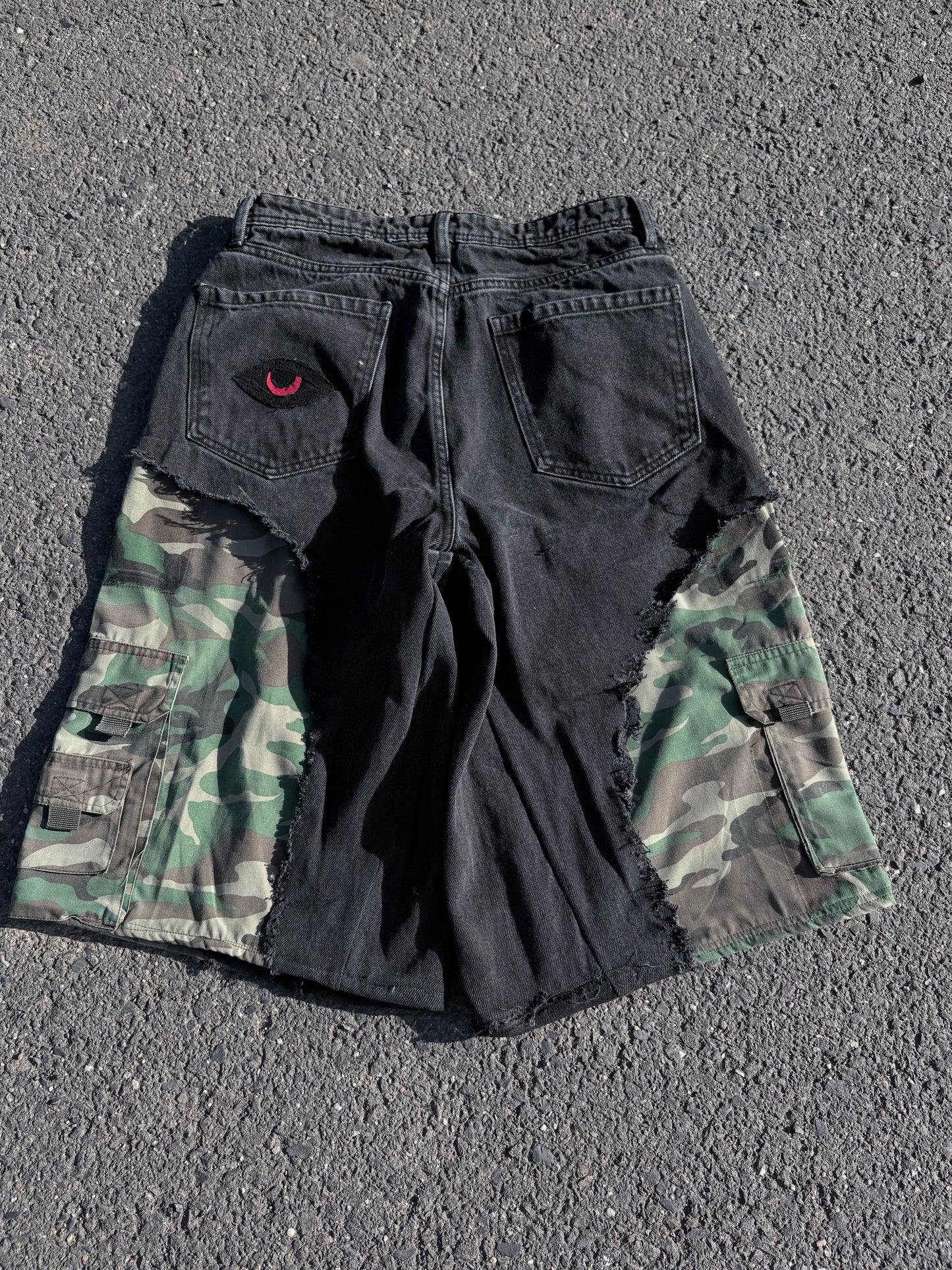 EY¢ Jorts – SPLIT CAMO