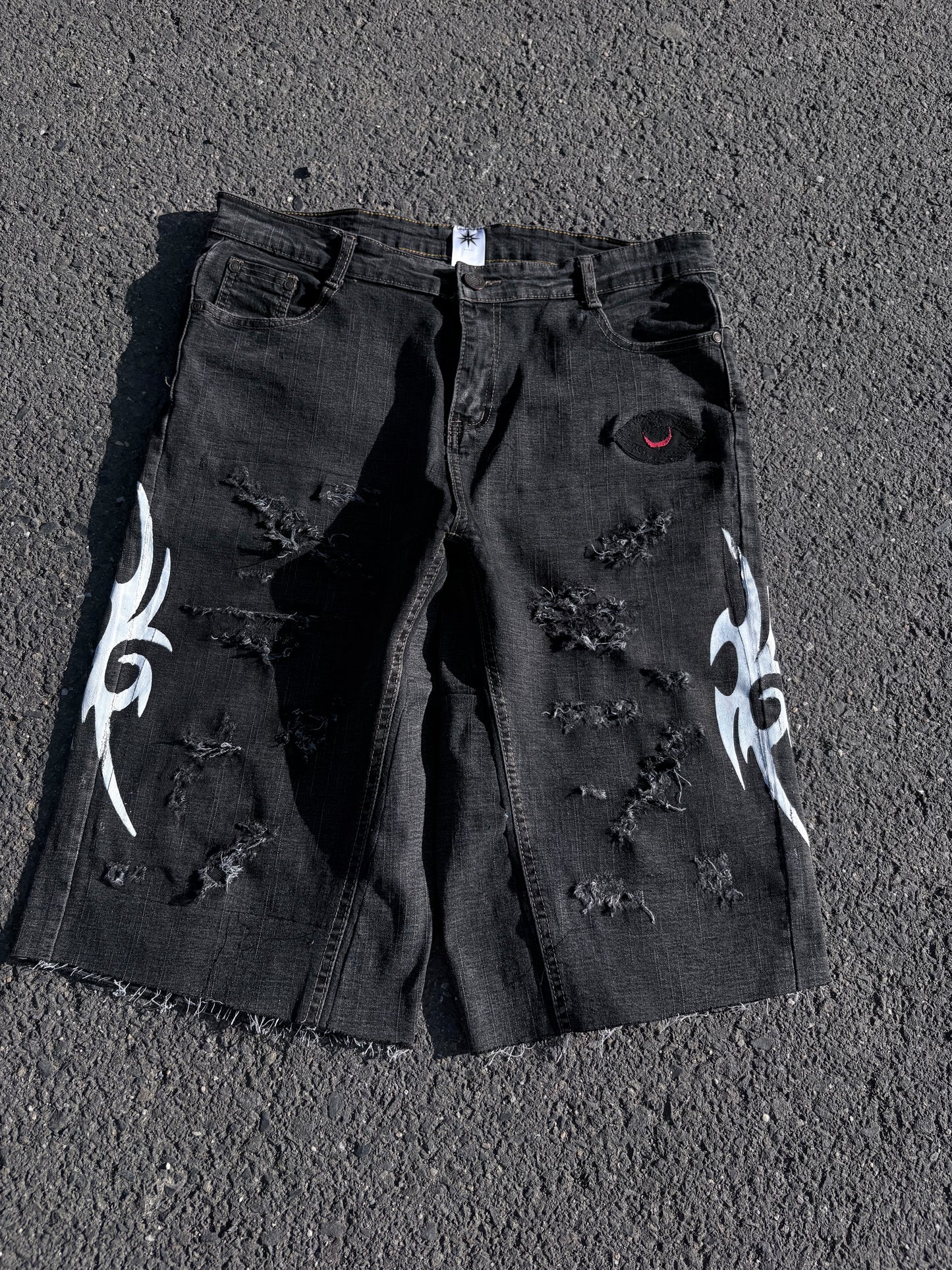 EY¢ Jorts – SHADOW TRIBAL