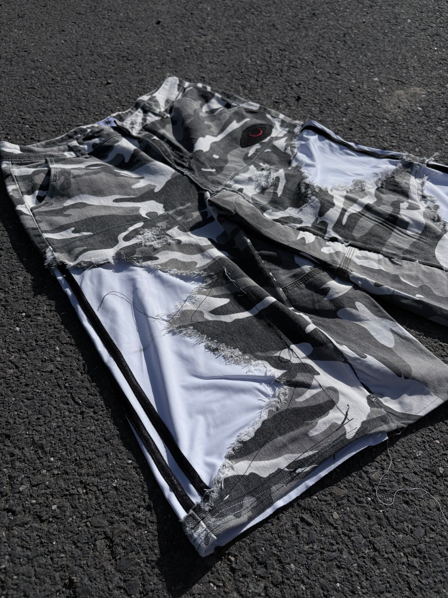 EY¢ Jorts – WHITE STRIPES CAMO