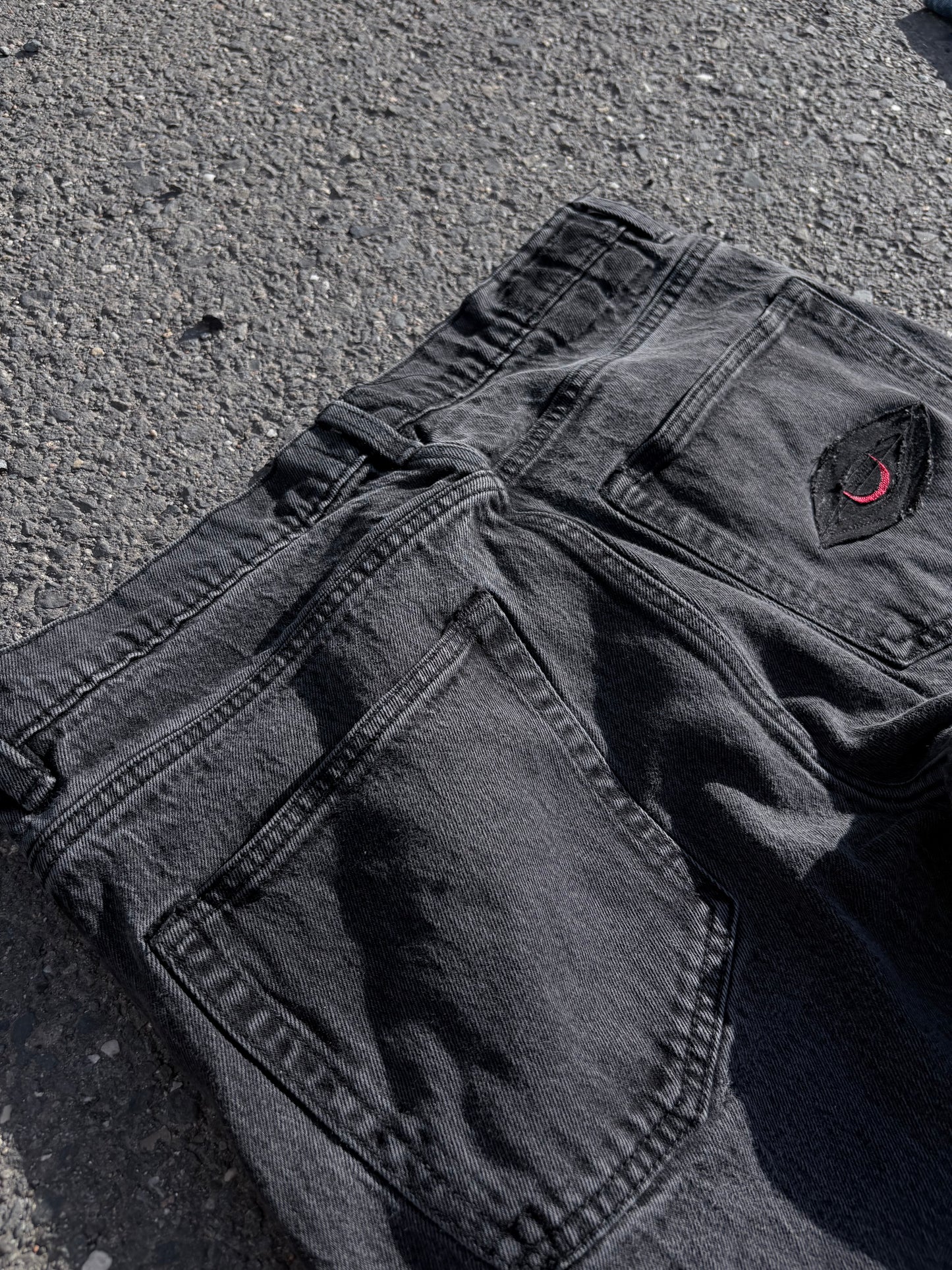 EY¢ Eyes Jorts – GRAY