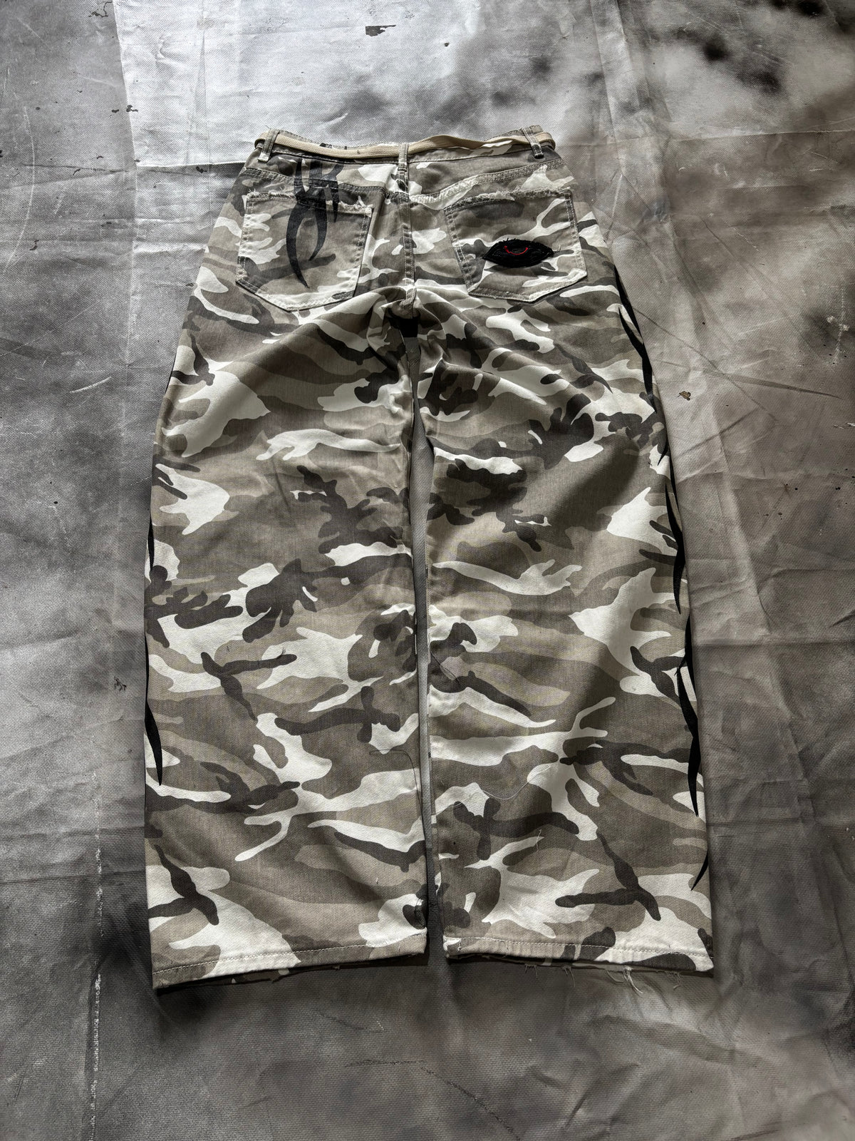 Tribal Camo Jeans – WHITE