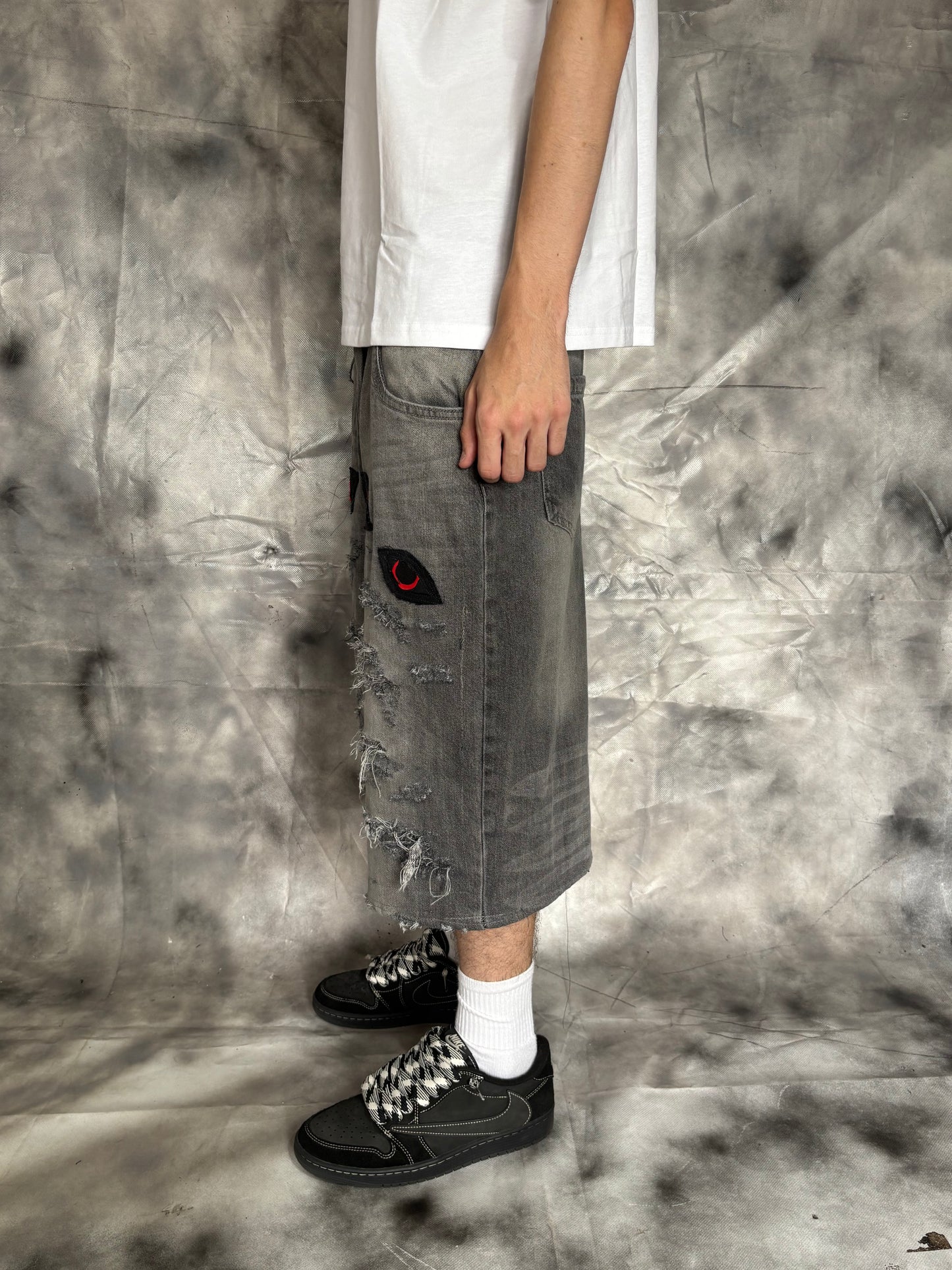 Jorts – EYES