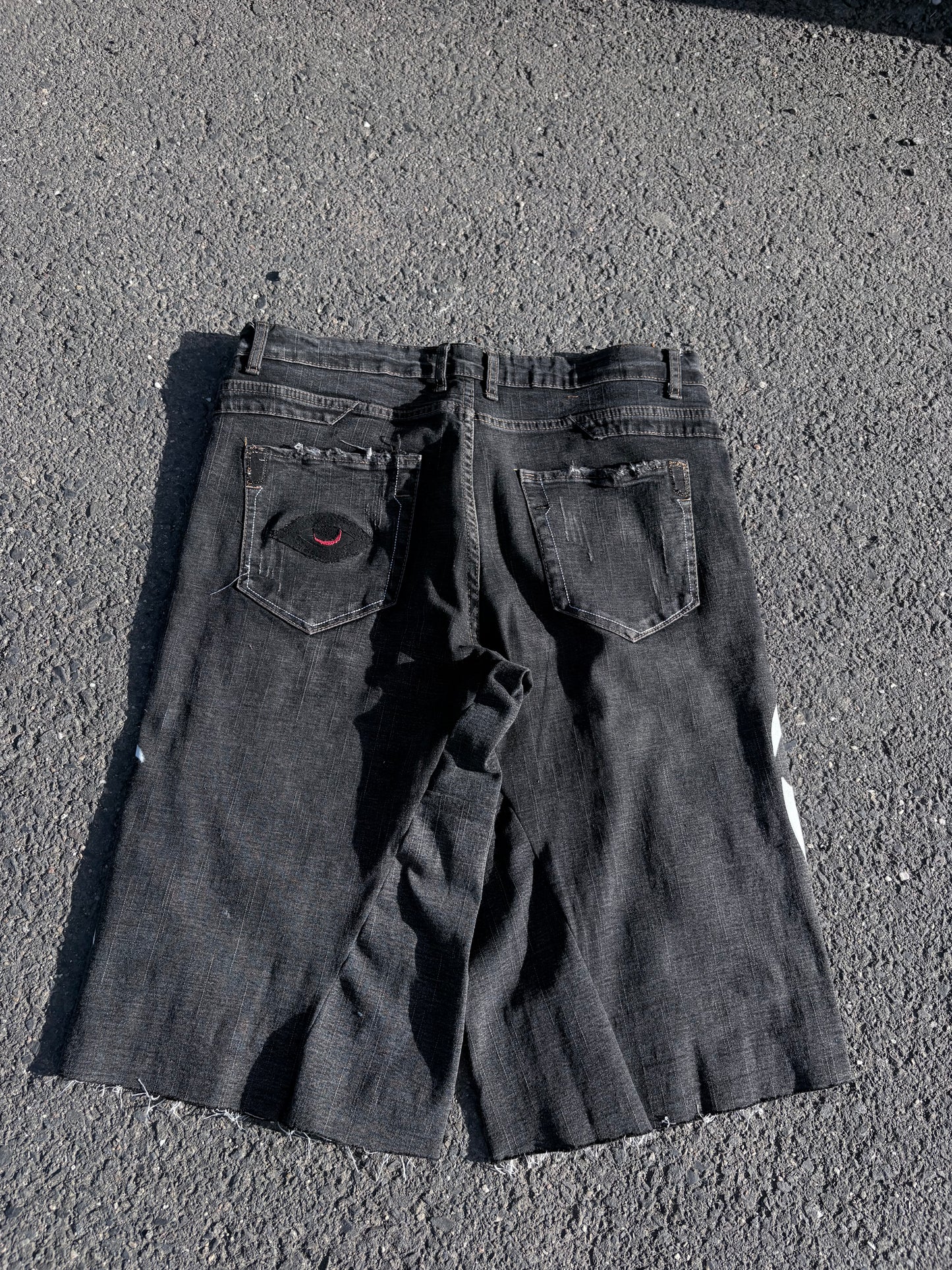 EY¢ Jorts – SHADOW TRIBAL