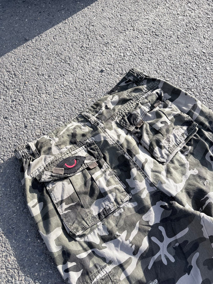 EY¢ Jorts – OLIVE CAMO