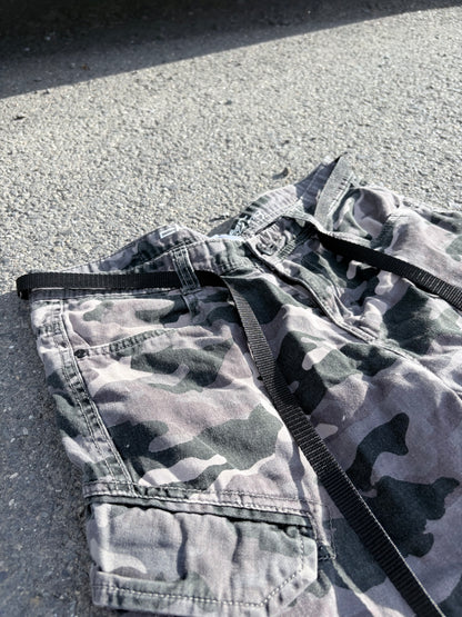 EY¢ Jorts – GRAY CAMO