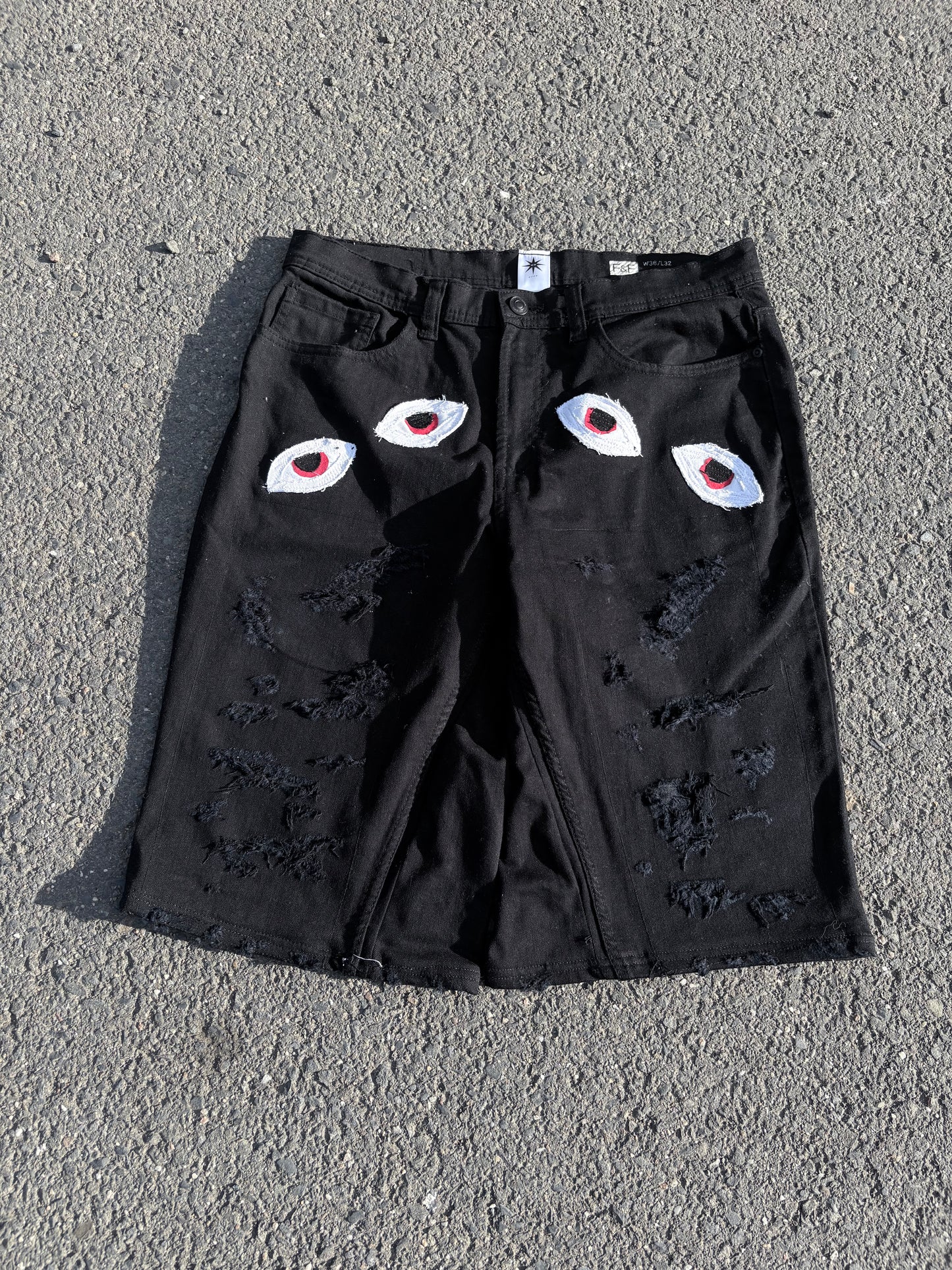 EY¢ (Eyes) Jorts – BLACK