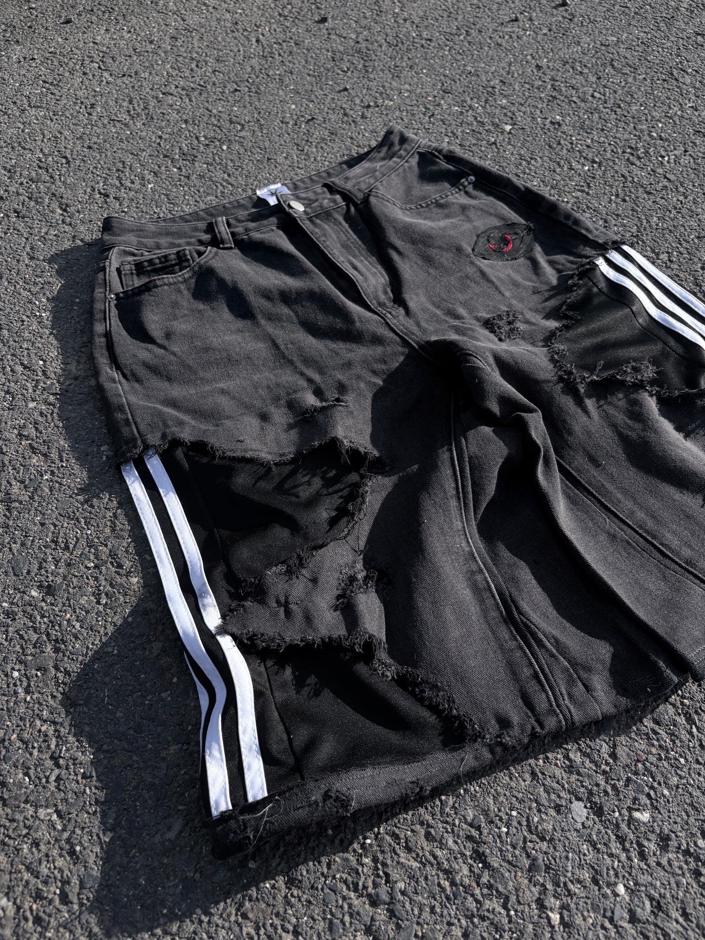 EY¢ Jorts – BLACK ADI