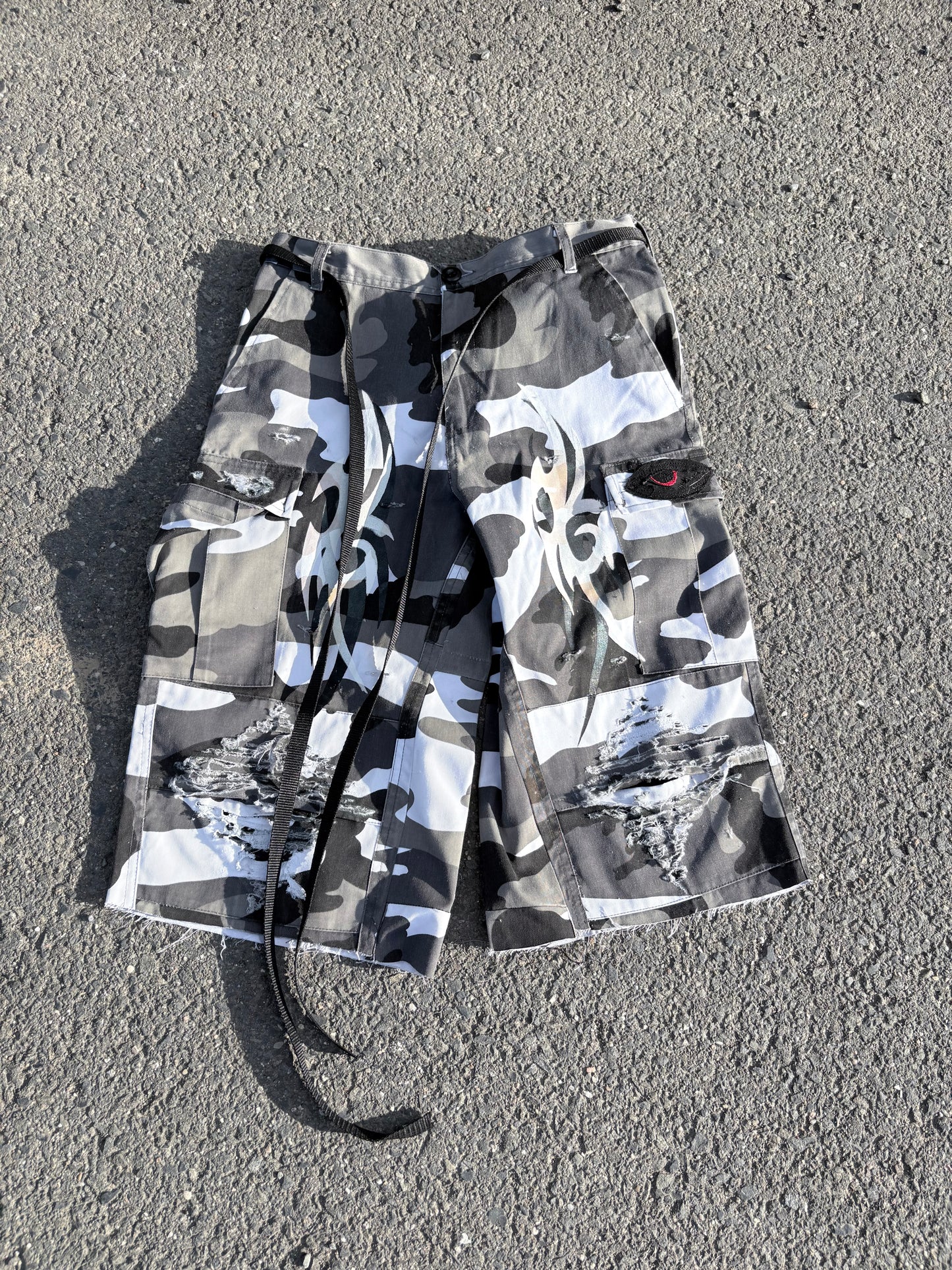 EY¢ Jorts – WHITE CAMO TRIBAL