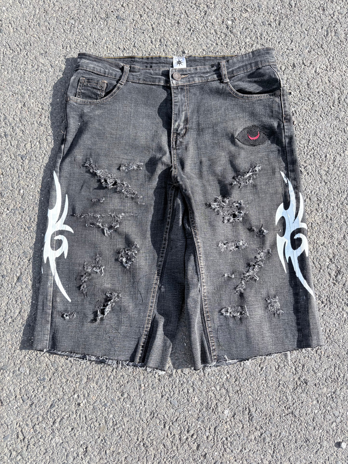 EY¢ Jorts – SHADOW TRIBAL