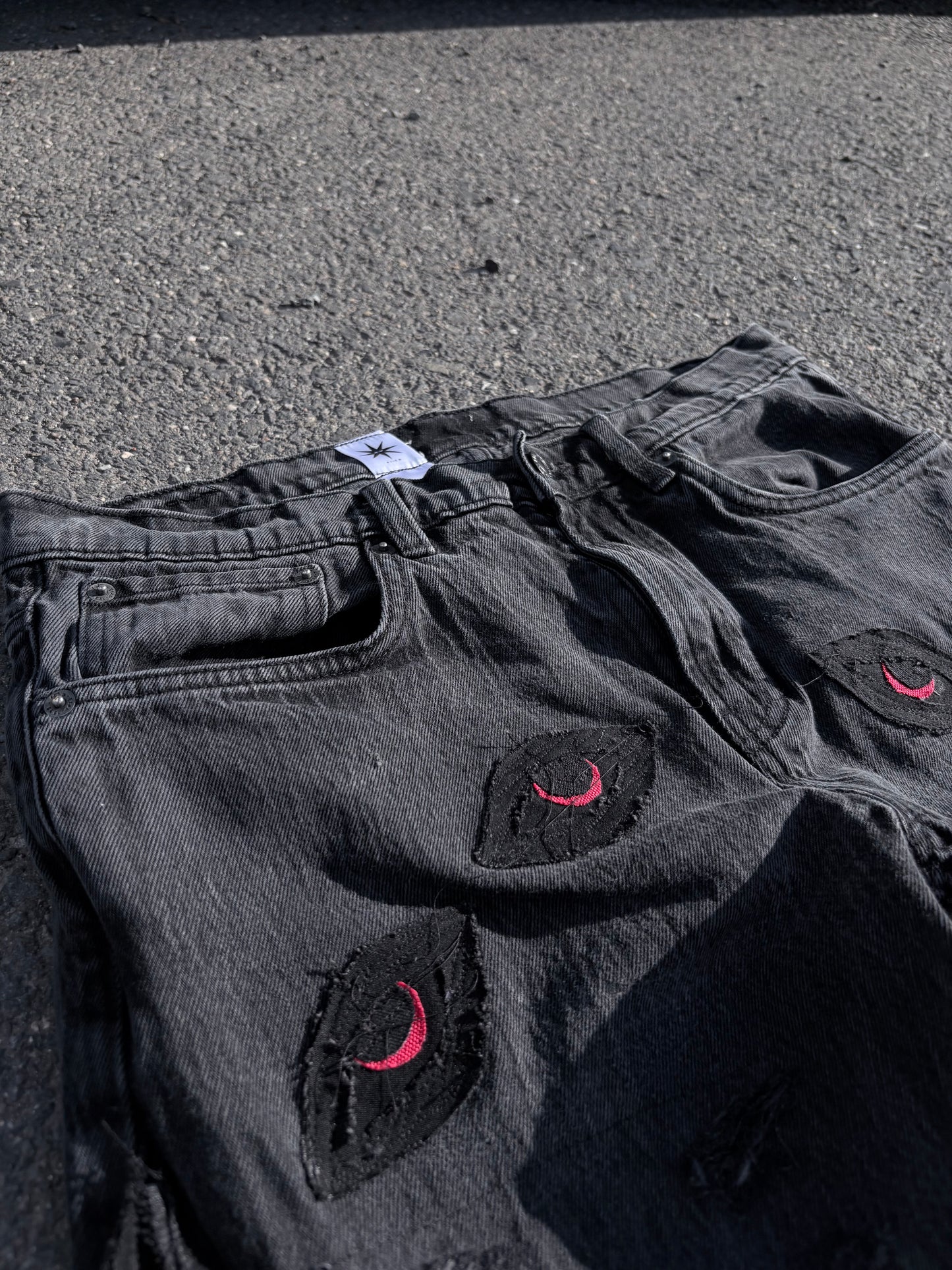 EY¢ Eyes Jorts – GRAY