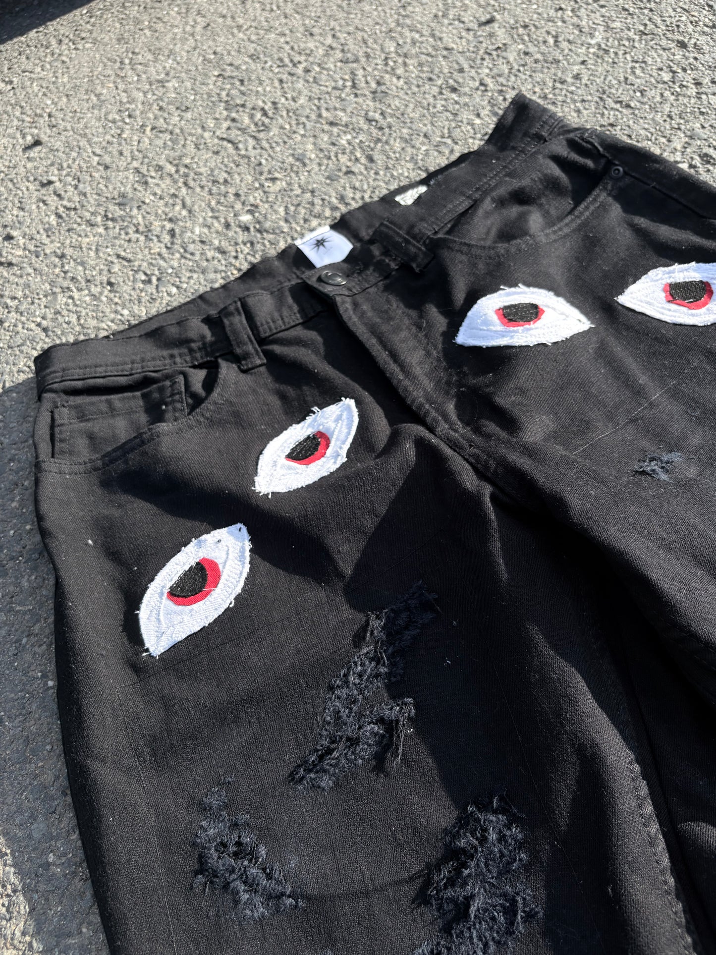 EY¢ (Eyes) Jorts – BLACK