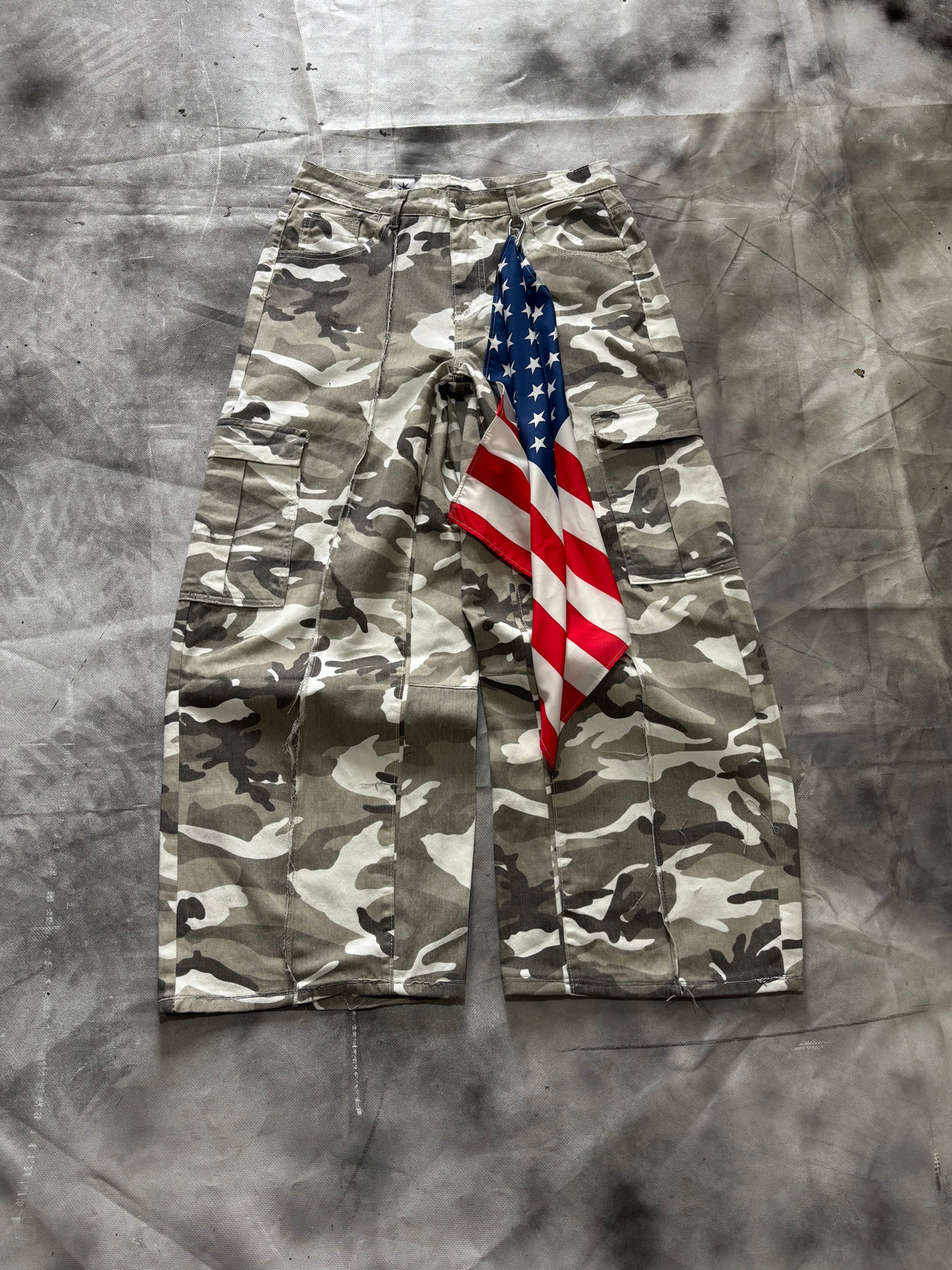 Cargo Camo – WHITE