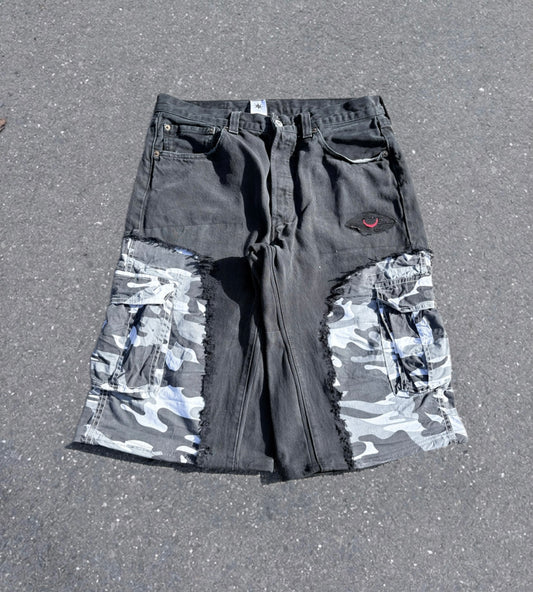 EY¢ Jorts – SPLIT CAMO WHITE