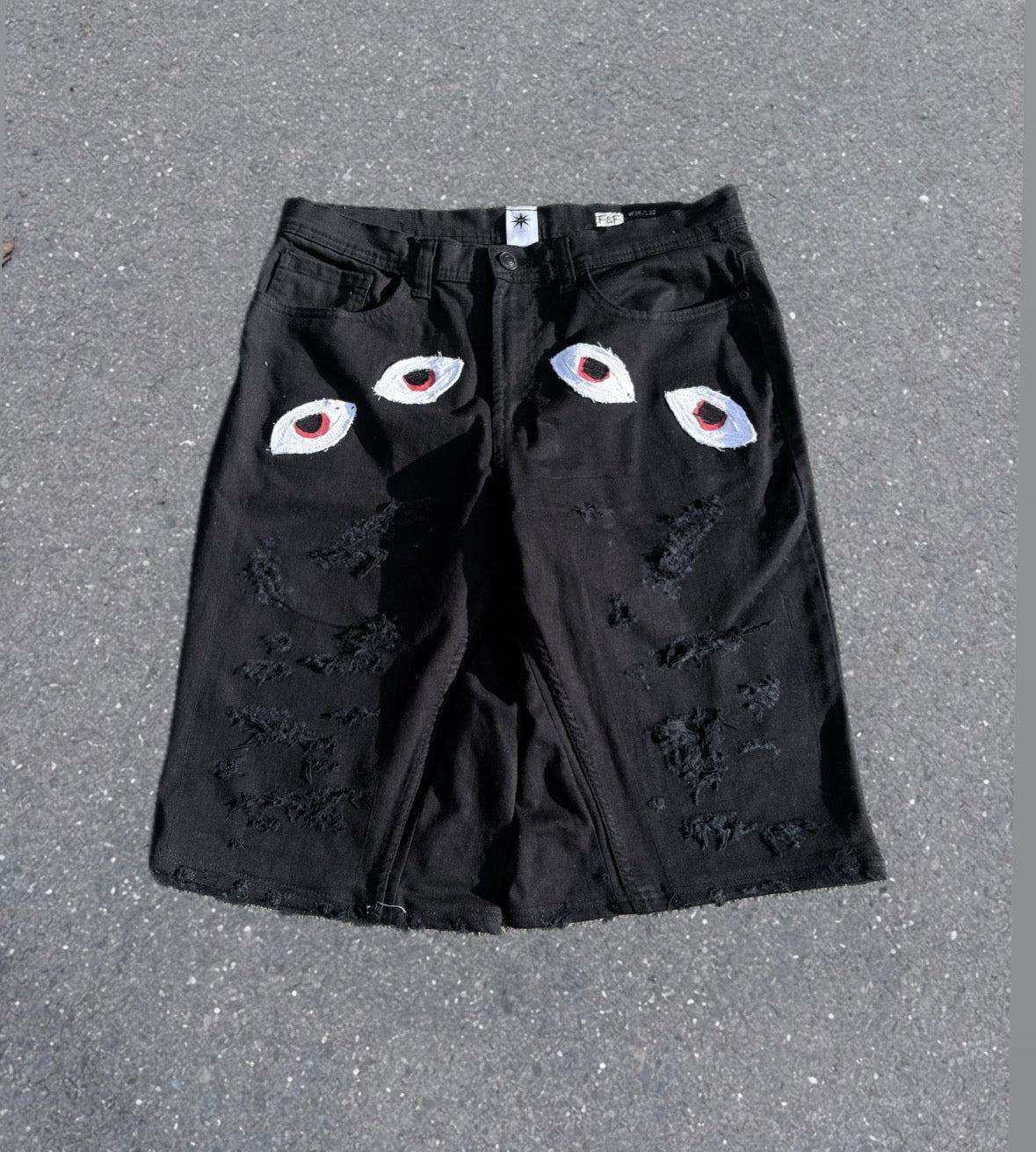 EY¢ (Eyes) Jorts – BLACK