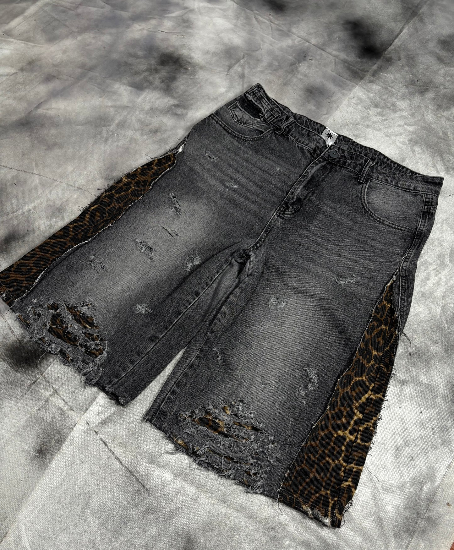Jorts – FLARED LEOPARD