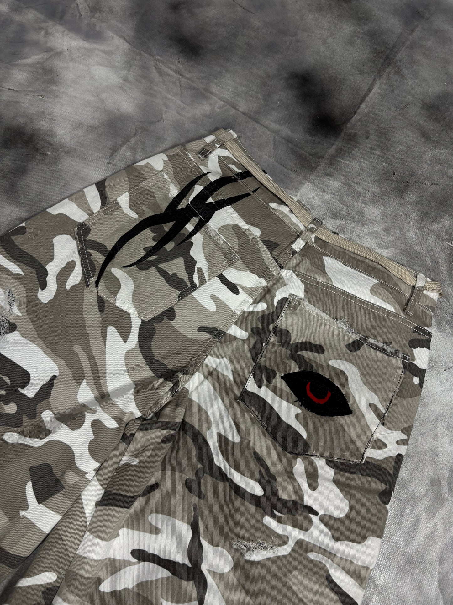 Jorts – WHITE CAMO TRIBAL