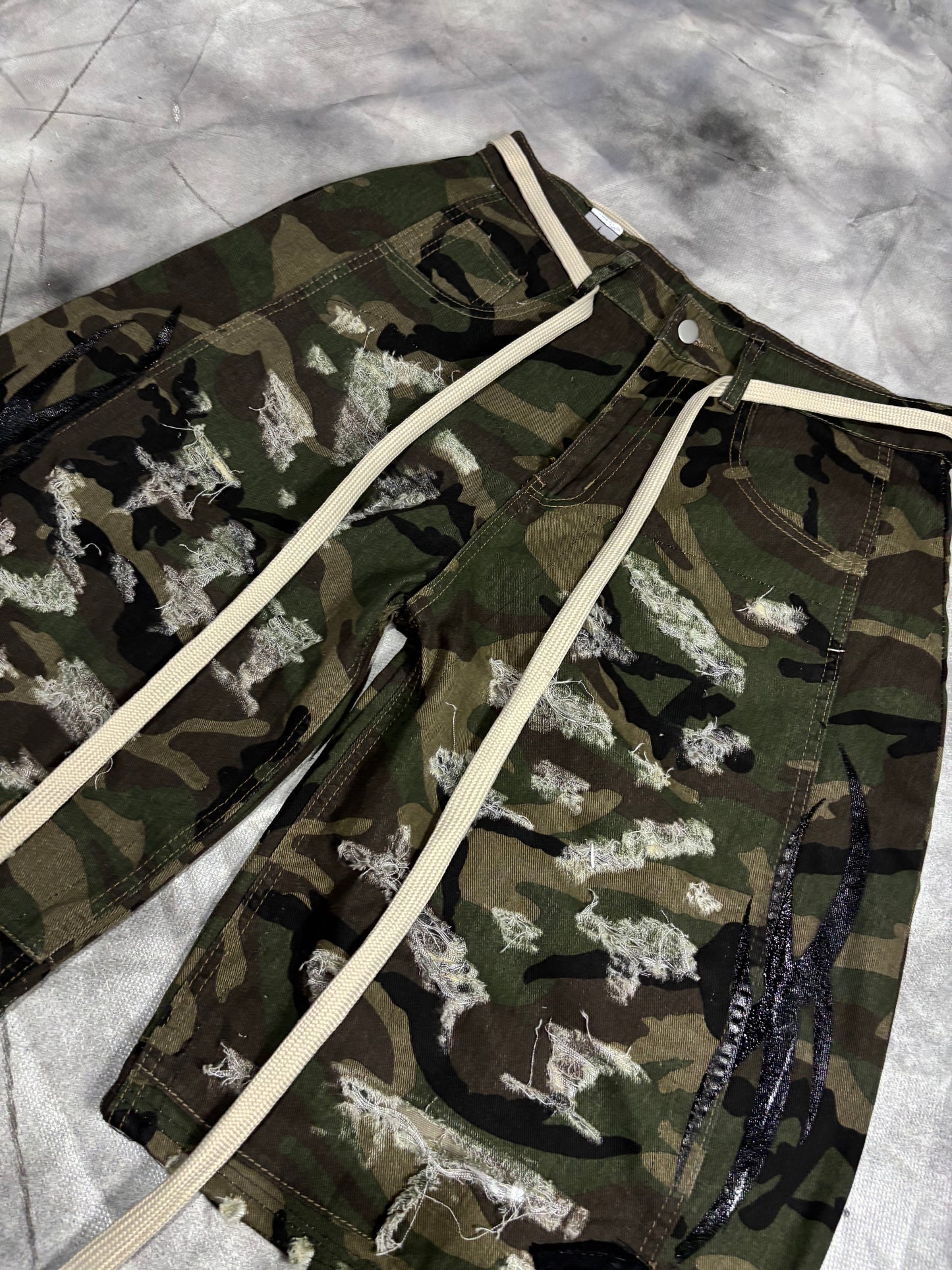 Jorts – CAMO TRIBAL DISTRESSED