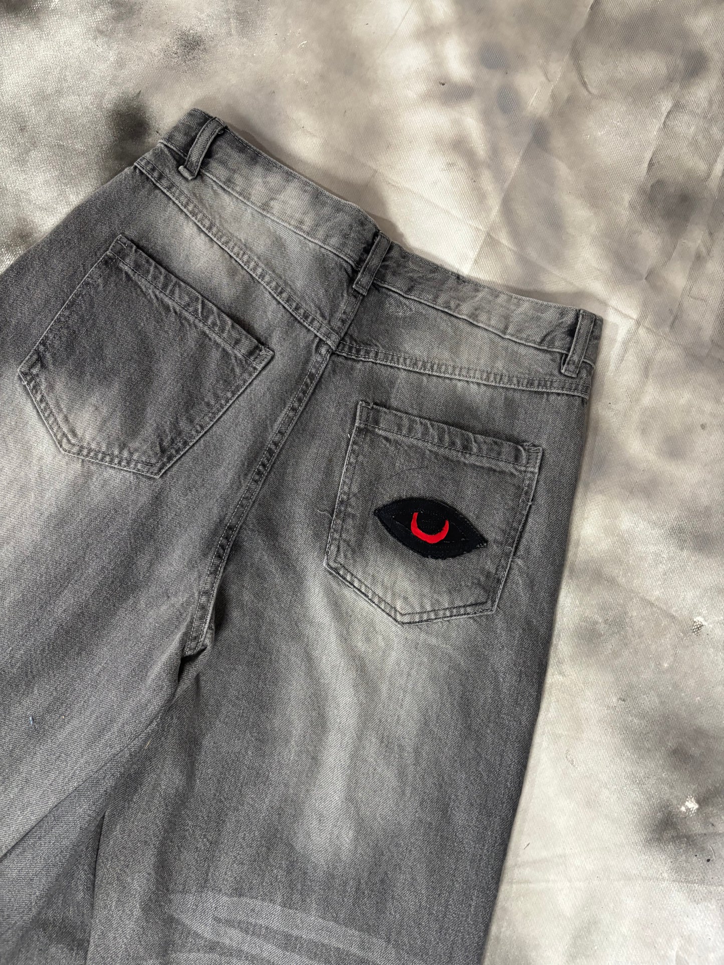 Jorts – EYES